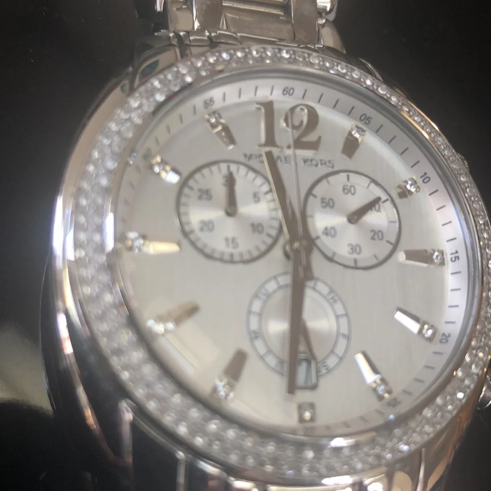 MICHAEL KORS WATCH- needs battery- small wrist